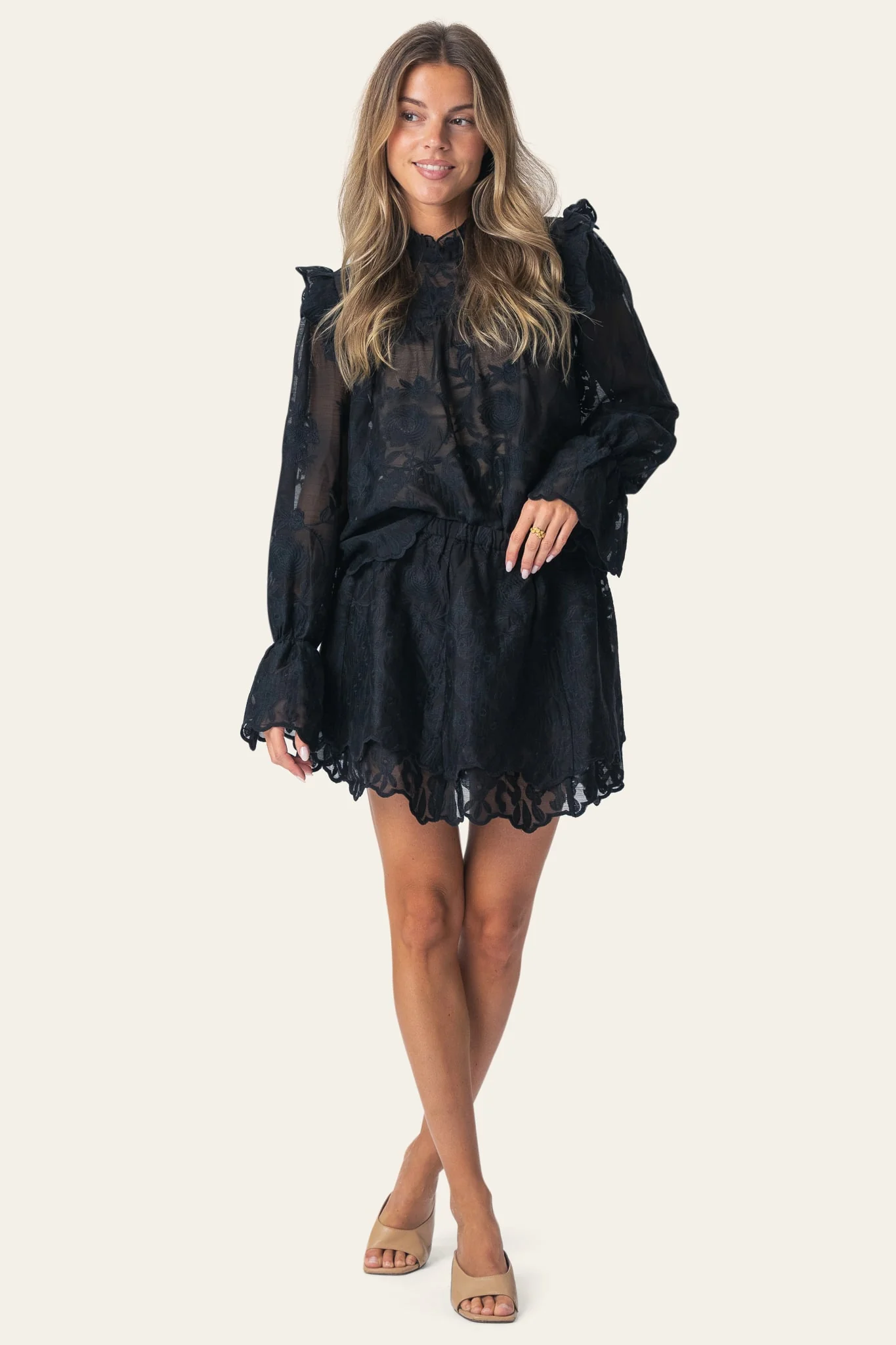 EllinorIC Lace Mini Skirt - Vintage Black - Image 3