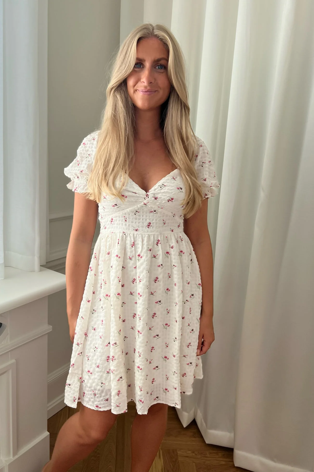VMHollo 2/4 Knot Short Dress - Snow White Pink Flower - Image 5