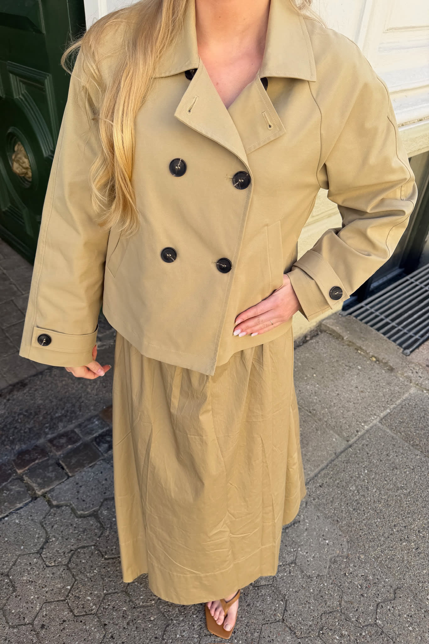 LunaIC Trenchcoat - Dark Beige - Image 11