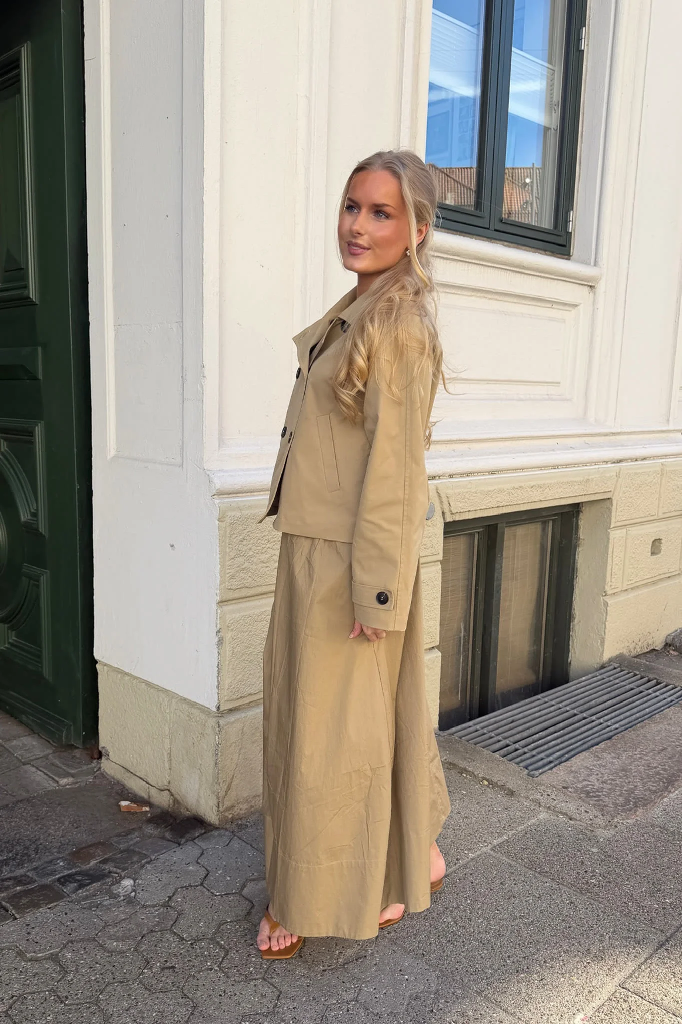 LunaIC Trenchcoat - Dark Beige - Image 9