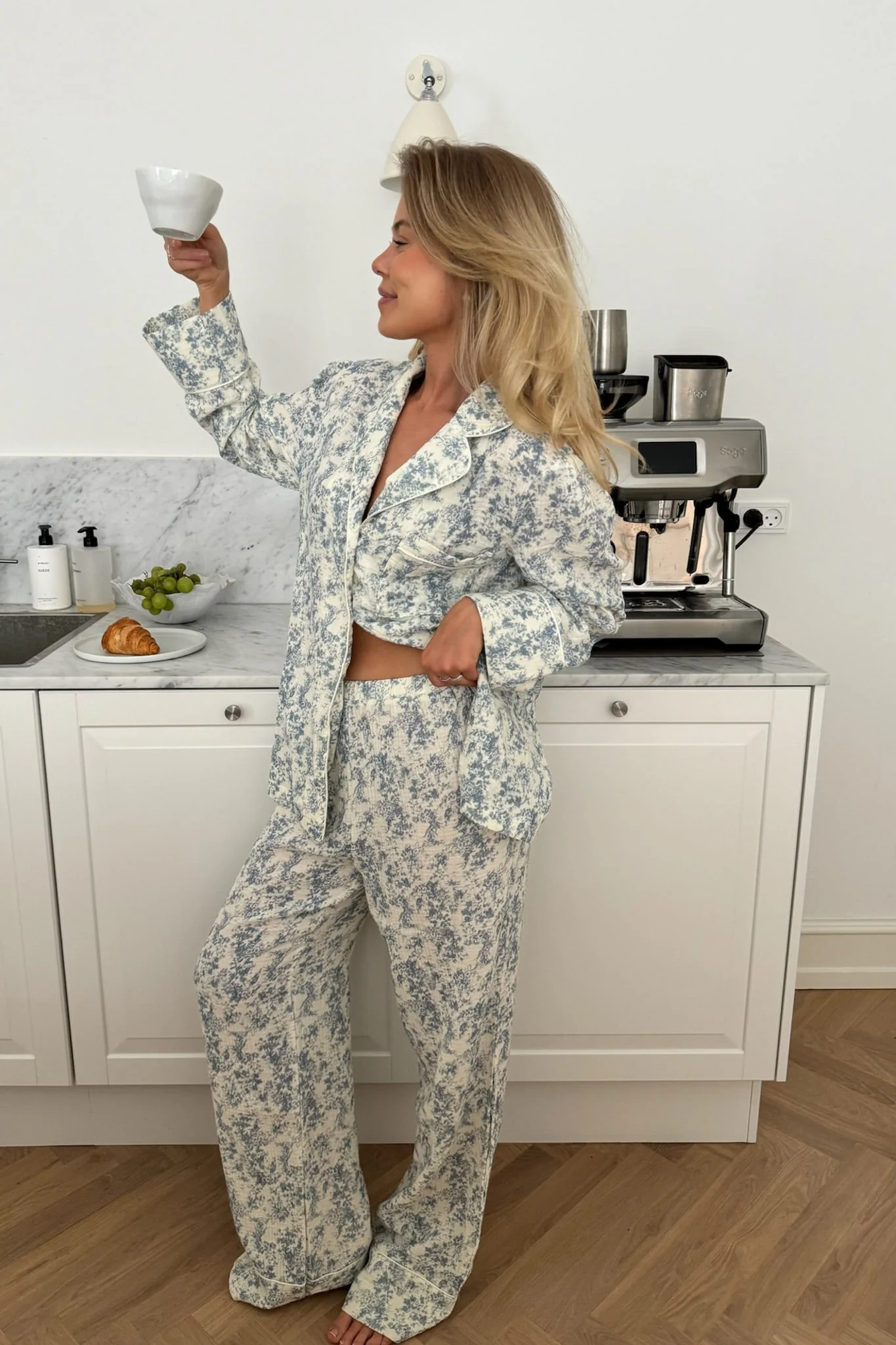 NajaIC Shirt - White Blue Print