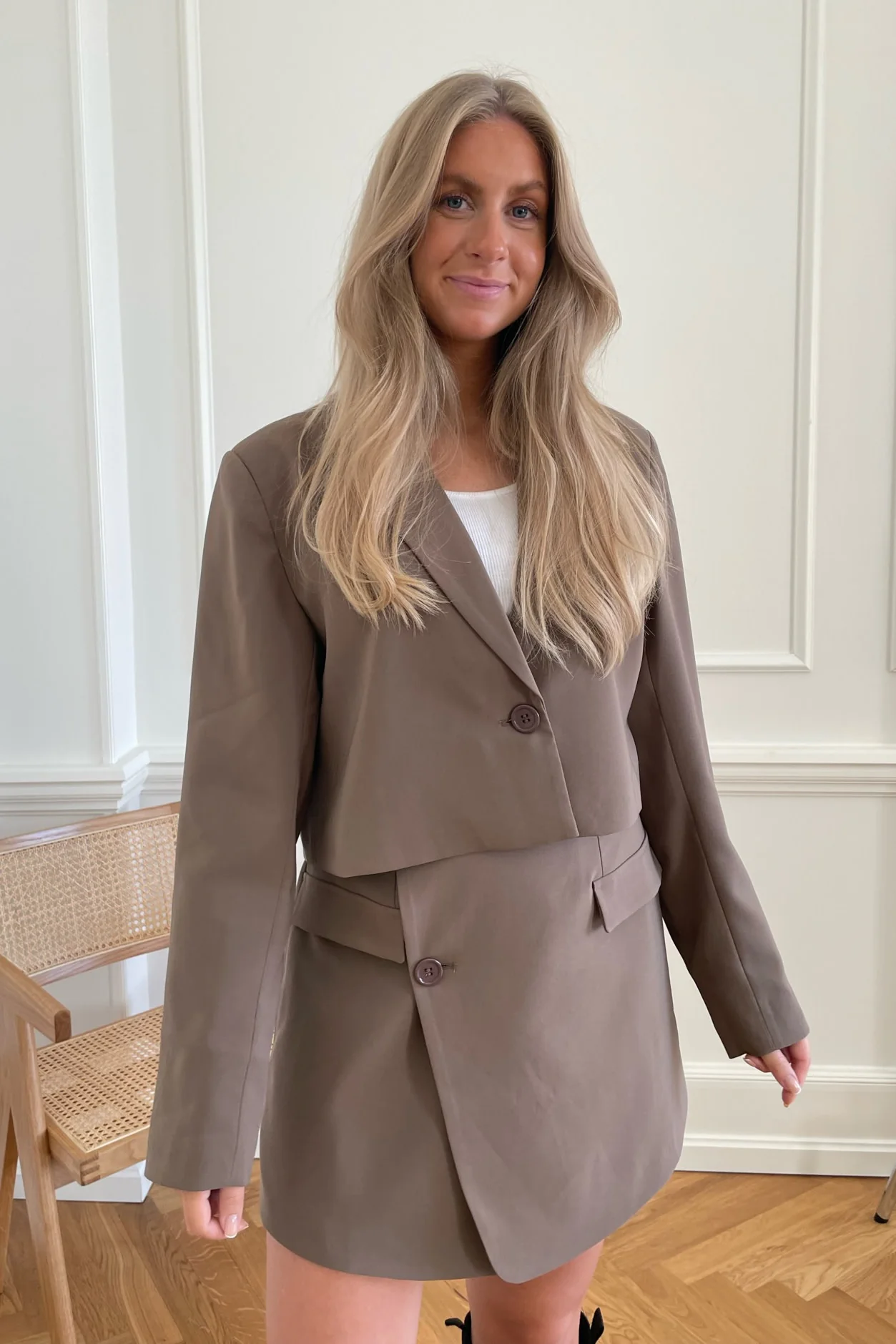 SelmaIC Cropped Blazer - Dark Taupe - Image 3