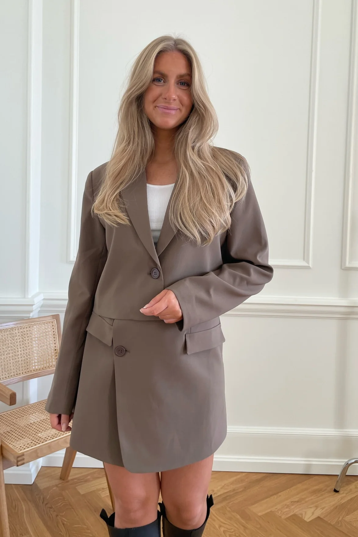 SelmaIC Cropped Blazer - Dark Taupe - Image 5