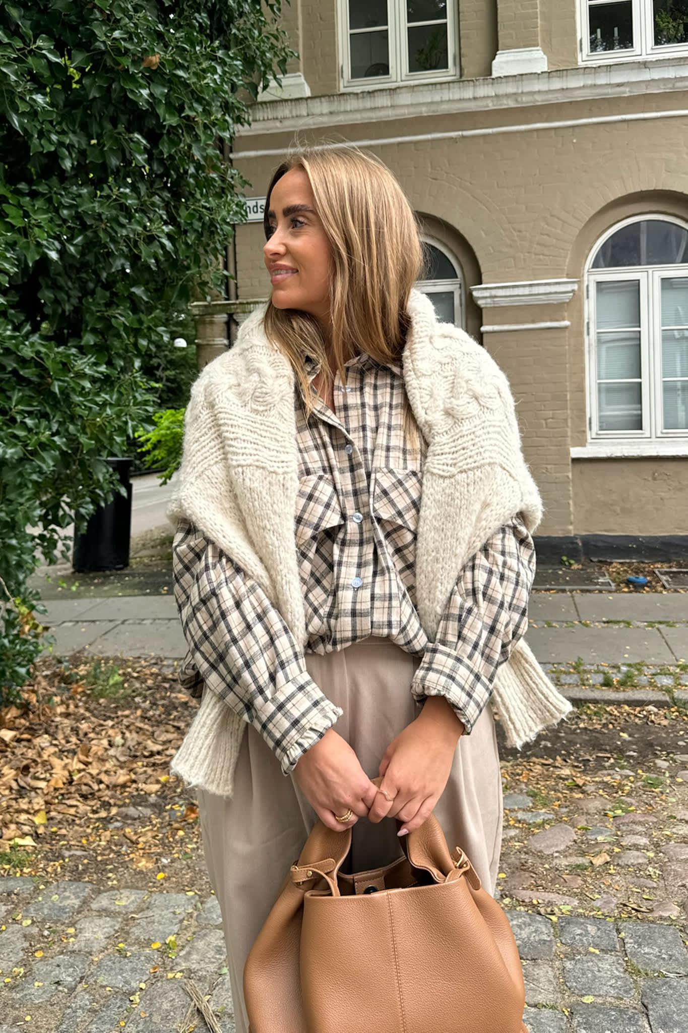 TheldaIC Shirt - Beige Black Checks