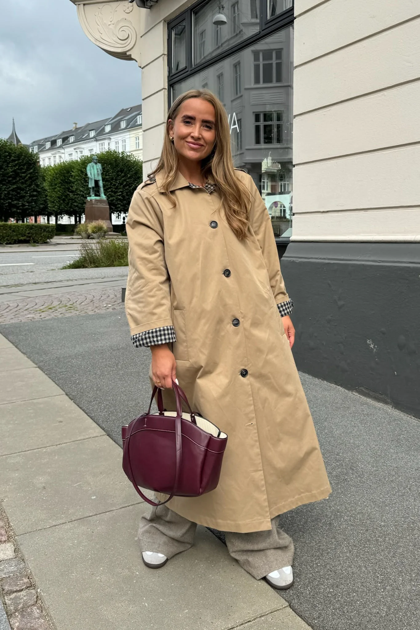ViolaIC Trenchcoat - Beige W. Checks